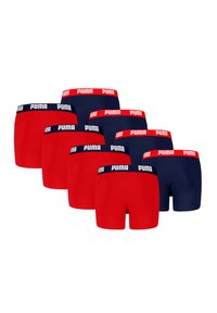 Puma Boxershorts im Sechserpack, bestehend aus vier roten und zwei marineblauen Paaren. Aus weichem Baumwollmaterial mit elastischem Bund, der das Markenlogo zeigt.