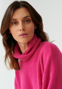 TATUUM WAMKO  - Jumper - fuchsia