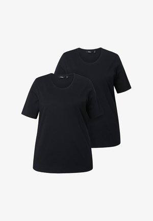 Czarne koszulki z okrągłym dekoltem, krótkie rękawy, wykonane z bawełny, o luźnym kroju i gładkiej fakturze; na zdjęciu pokazane są dwie koszulki.