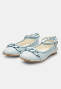 Bata Baletkurpes ar siksniņu ap potīti - light blue