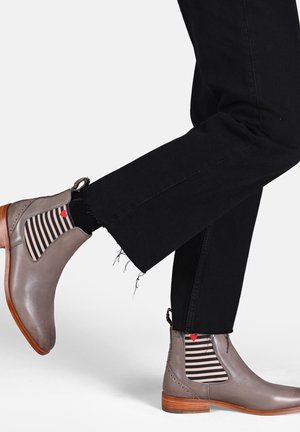Crickit CHELSEA SUVI MIT STREIFEN UND HERZCHEN - Ankle boots - taupe