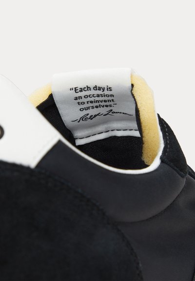 Polo Ralph Lauren PRL TRAIL 100 SUEDE & OXFORD SNEAKER UNISEX - Sporta apavi - black/deckwash white