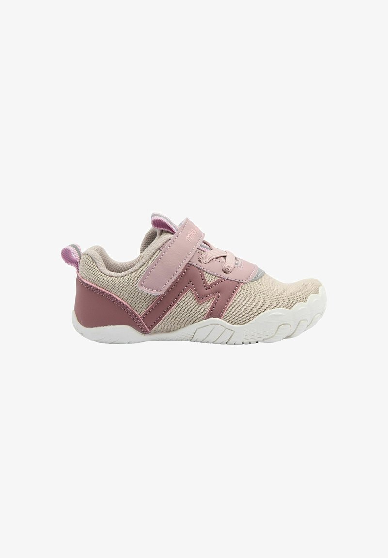 Baskets pour enfant beige et rose avec dessus en mesh, bande Velcro, lacets et semelle en caoutchouc blanche à motif, vues de profil.