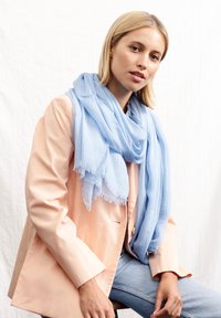 Codello HAUCHFEINER UND SUPERSOFTER EDEL-SCHAL  - Écharpe - hellblau