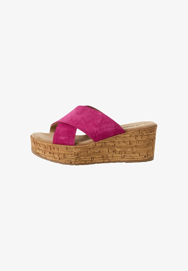 Sandale cu toc wedge din suede roz, cu bretele încrucișate, platformă din plută și detalii texturate pe talpă. Design cu vârf deschis.
