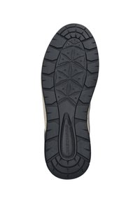Sole di scarpa in gomma nera con un motivo di battistrada testurizzato e il marchio "SKECHERS", con un tacco arrotondato e scanalature laterali per una migliore aderenza.