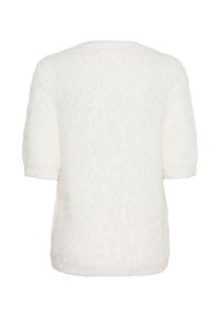 Bílý oversized svetr s krátkým rukávem vyrobený z měkkého, nadýchaného materiálu s texturovaným povrchem a kulatým výstřihem.