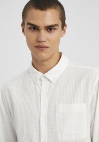 BZB TEXTURÉE UNIE DROITE - Chemise - blanc