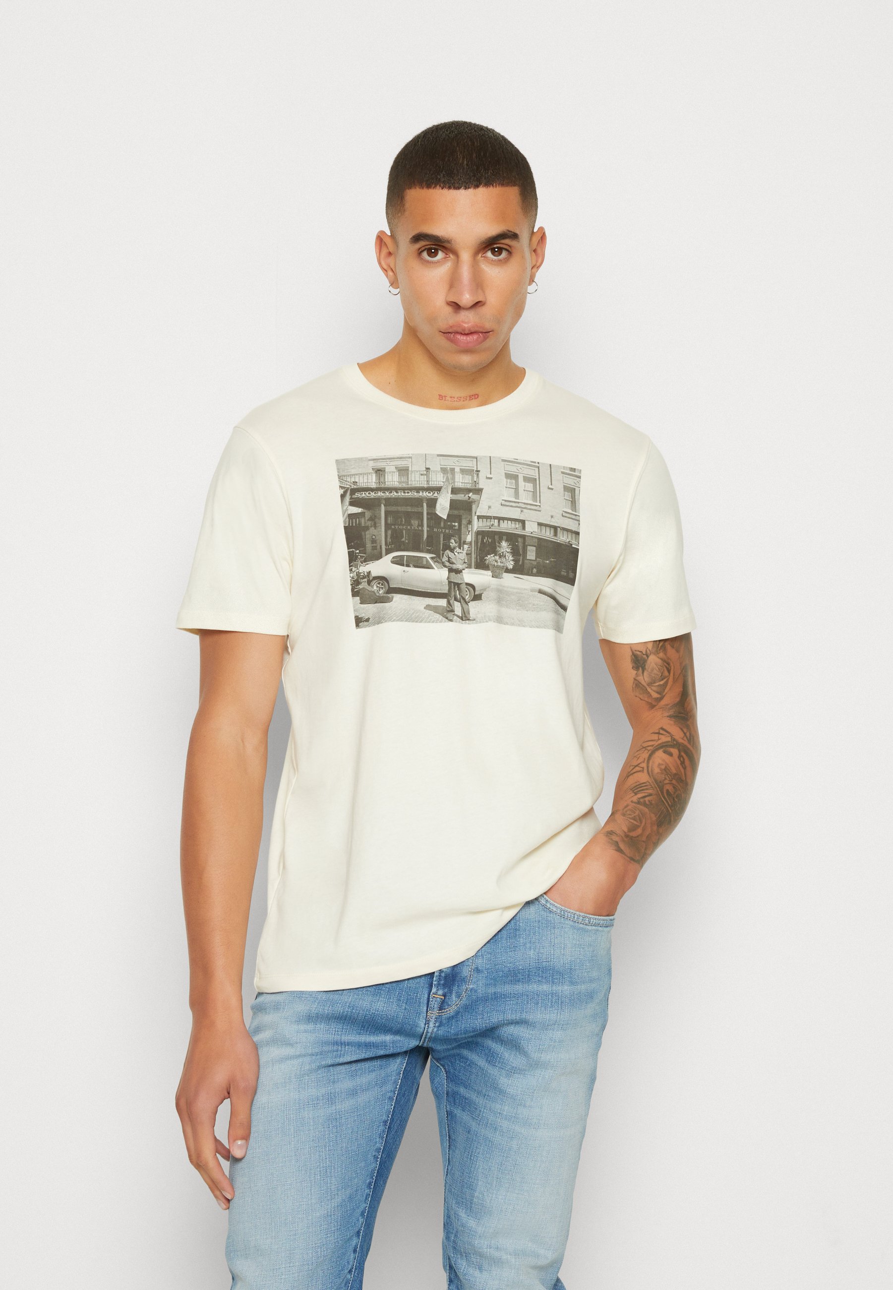 Pepe Jeans Herren Kenelm T-Shirt – 100% Nachhaltige Baumwolle, Normaler Schnitt | Mit Farbigem Brustprint