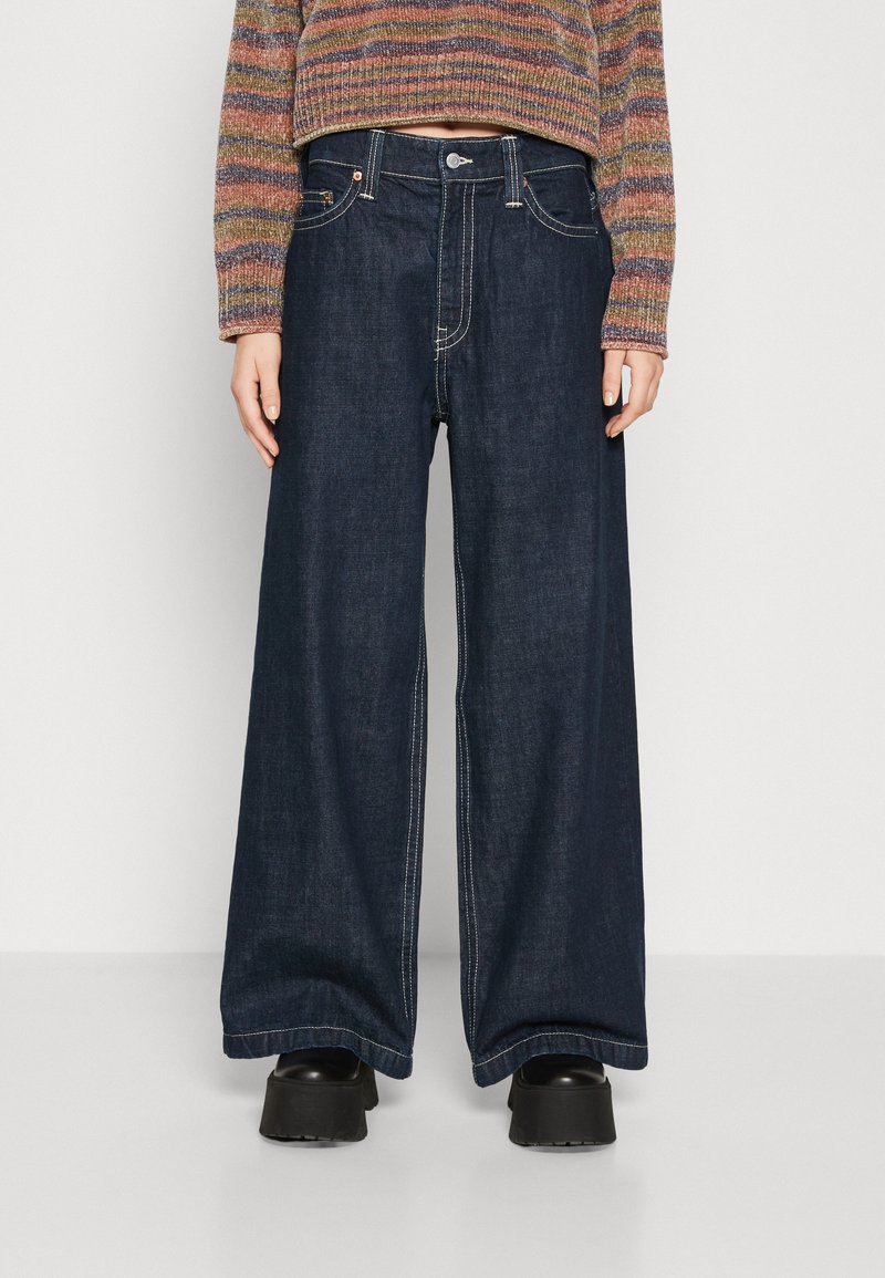 Weekday duchess loose baggy flared jeans blue rinse dunkelblau
