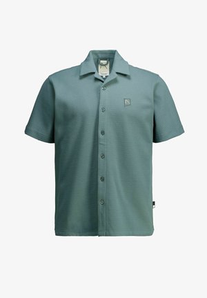 Herren-T-Shirt mit kurzen Ärmeln in Türkis, strukturiertem Stoff, mit Knöpfen, Kragen und kleinem Logo-Patch auf der linken Brust.