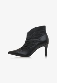 Unausgewählt, black