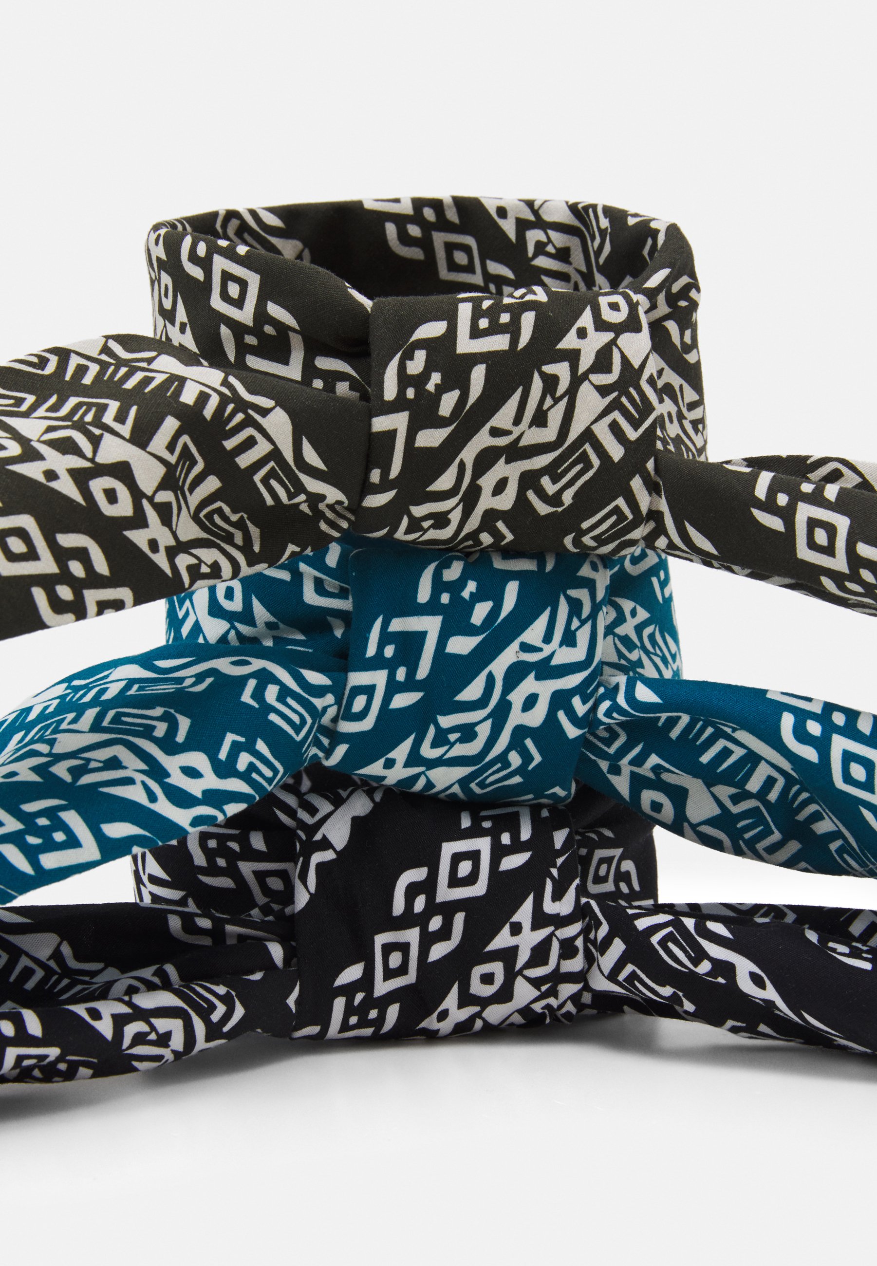 Herrer BANDANAS 3 PACK UNISEX - Tørklæde / Halstørklæder Herrer BANDANAS 3 PACK UNISEX - Tørklæde / Halstørklæder