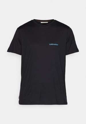 Zwarte korte mouwen t-shirt van zachte stof, met een klein blauw "icebreaker" logo op de linkerkant van de borst. Normale pasvorm.
