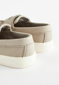 Next WIDE FIT  - Polobotky - grey