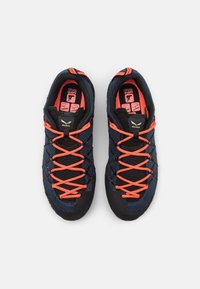 Salewa WILDFIRE 2 - Pantofi drumeție - navy blazer/black