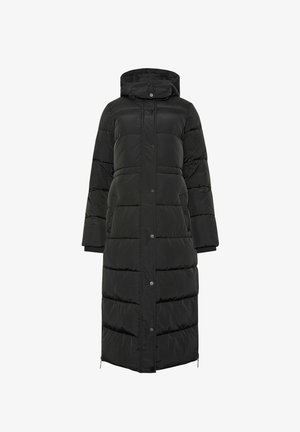 Langer, schwarzer gefütterter Wintermantel mit Kapuze, Druckknopfverschluss, seitlichen Taschen und gestepptem, horizontalem Muster.