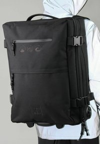 Sons of Aloha 2IN1 CARRY-ON TROLLEY & BACKPACK KANE - Trolley - black-beach