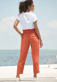 LASCANA Kelnės - orange