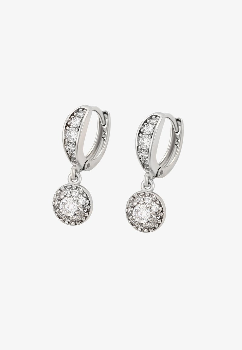 Sidabriniai auskarai žiedai su mažų skaidrių kristalų eile ir kabinamu apvaliu pakabuku, padengtu didesniais skaidriais akmenimis.