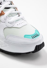 Nike Sportswear Sneakers - white