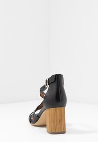 Tamaris Riemensandalette - black