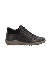 Sneakers noires et brunes en cuir texturé, avec un laçage sur le devant, une fermeture éclair sur les côtés, une semelle en caoutchouc et un patch logo circulaire. Design basse.