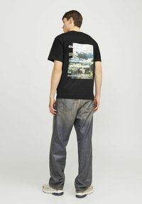 Jack & Jones GEDRUCKT RUNDHALS - T-shirt print - black