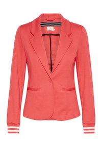 Korallowy żakiet z klasycznym kołnierzem typu klapy, dwoma przednimi kieszeniami, paskowanymi mankietami oraz teksturowanym wykończeniem. Przód otwarty, bez zapięcia.