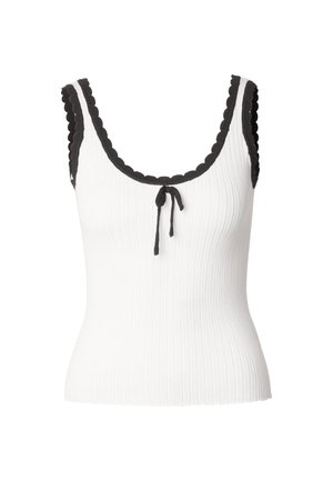 Biely rebrovaný tielko bez rukávov s čiernym vlnkovaným lemom pozdĺž výstrihu a podpazuší, s malou čiernou mašľou vpredu v strede.