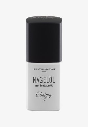 Nagelöl in einer rechteckigen weißen Flasche mit schwarzem Deckel. Der Text lautet "NAGELÖL mit Teebaumöl" und "le Duigou." Seidige matte Oberfläche.