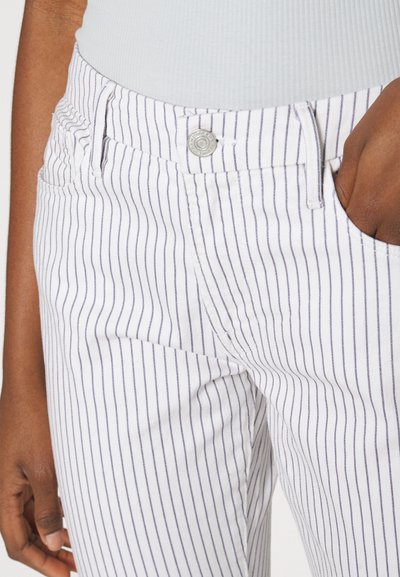 FRAME LE CROP MINI BOOT - Τζιν Bootcut - white