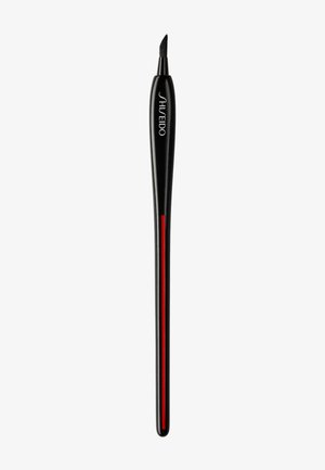 Pennello per eyeliner nero con punta appuntita. Presenta un design snello ed elegante con un manico nero lucido e una striscia rossa di accentuazione.