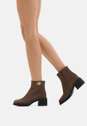 Stivaletti con plateau - brown