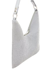 Grijze metallic hobo tas met een gestructureerd oppervlak, voorzien van een ritssluiting en een enkele verstelbare schouderband voor gemakkelijk dragen.