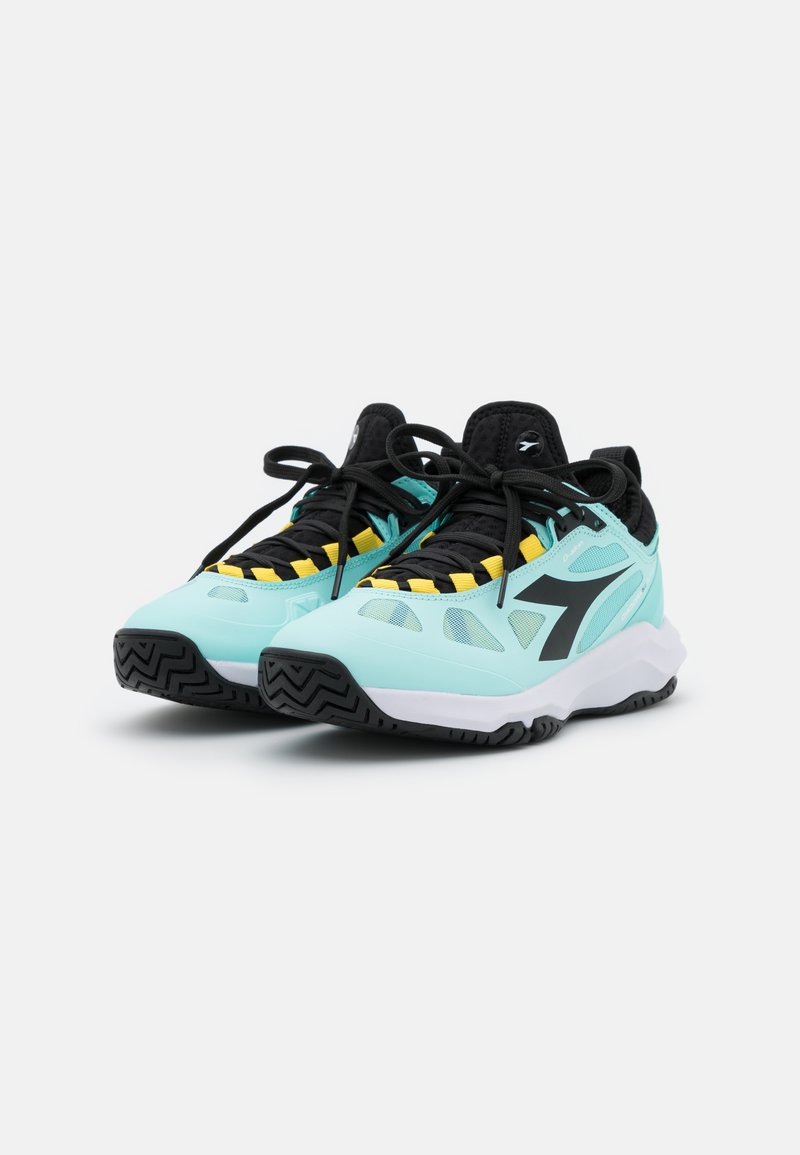 Damen Sportbekleidung | Diadora SPEED BLUSHIELD FLY 3 Multicourt Tennisschuh blue tint/black/white/hellblau - KI49347 Damen Sportbekleidung | Diadora SPEED BLUSHIELD FLY 3 Multicourt Tennisschuh blue tint/black/white/hellblau - KI49347