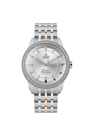 Montre en métal argenté avec un cadran rond, une lunette accentuée de diamants, et un bracelet bicolore avec des maillons en or rose et une finition polie.