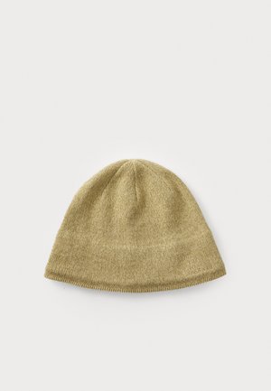 Knit beanie in light gold, featuring a soft texture and a fitted design. Includes a subtle logo detail on the side.