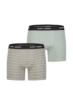 Kahdet miesten bokserit, joissa on mustat vyötärönauhat ja merkintä "Happy Shorts,", toiset vaaleanvihreät ja toiset harmaat valkoisilla raidoilla.