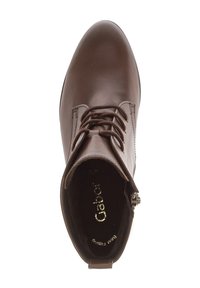 Braune Leder Schnürstiefelette mit runder Zehenpartie und sichtbarem "Gabor"-Logo im Inneren des Schuhs.