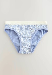 Jasnoniebieskie bawełniane slipki z białym wzorem kwiatowym. Posiadają białą elastyczną talię i jasnoniebieskie wykończenie. Miękka tekstura, klasyczny design.