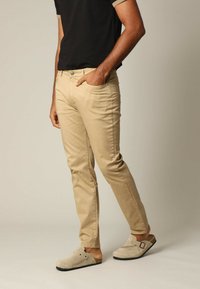 Non sélectionné, Sahara