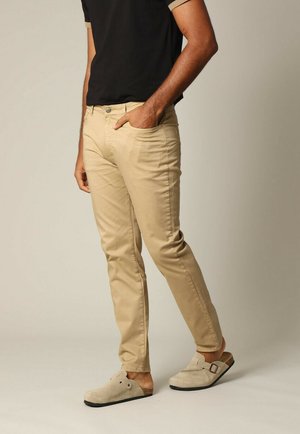 Deeluxe Original BEMBE - Straight leg jeans - sahara