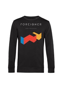 Felpa nera con maniche lunghe presenta un design geometrico in rosso, blu e giallo. Il testo recita "FOREIGNER" sopra il design.