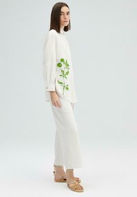 Touché Privé FLORAL PRINTED - Camicia - beige