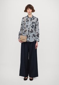 Vanessa Bruno NANO MOON - Olkalaukku - beige