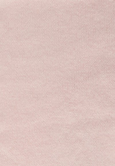 Tissu tricoté rose clair avec une texture fine, présentant un motif uniforme et une apparence douce, adapté aux vêtements ou accessoires.