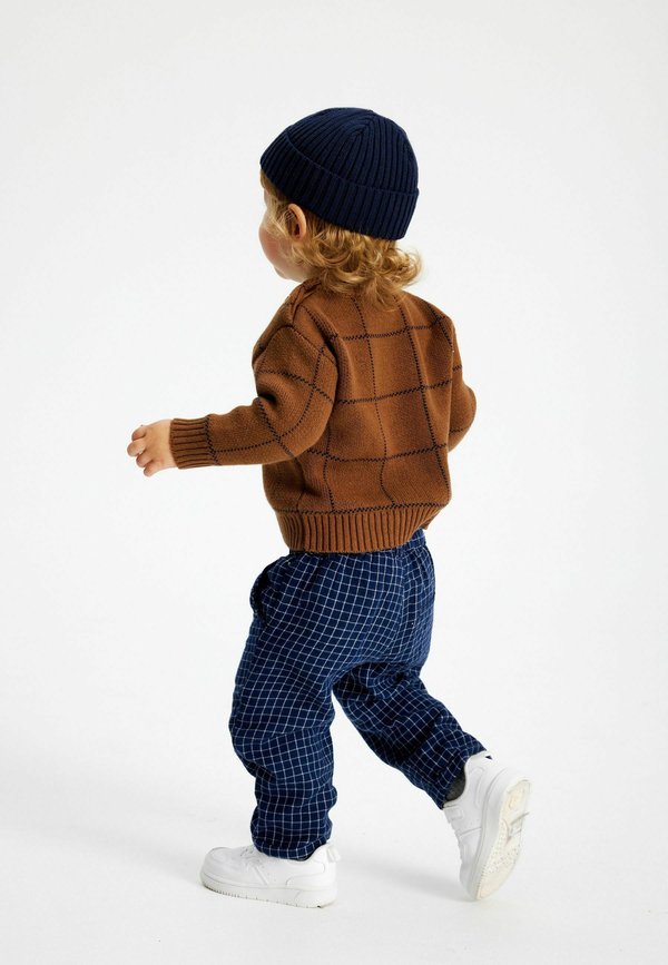 LEON  - Strickpullover - toffee check aop