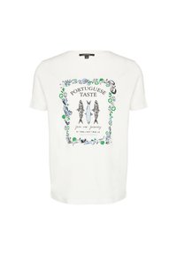 Witte katoenen t-shirt met een kleurrijke grafische print van vissen en bloem elementen, omrand met de tekst "Portugees Proeven" in het midden.