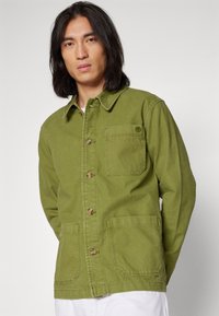 Timberland KEMPSHIRE WASHED CHORE JACKET - Sommerjakke - sphagnum
